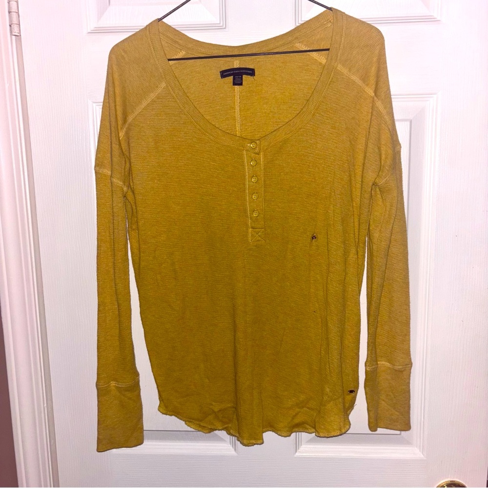 American Eagle Outfitters women’s size xs mustard yellow long sleeve henely